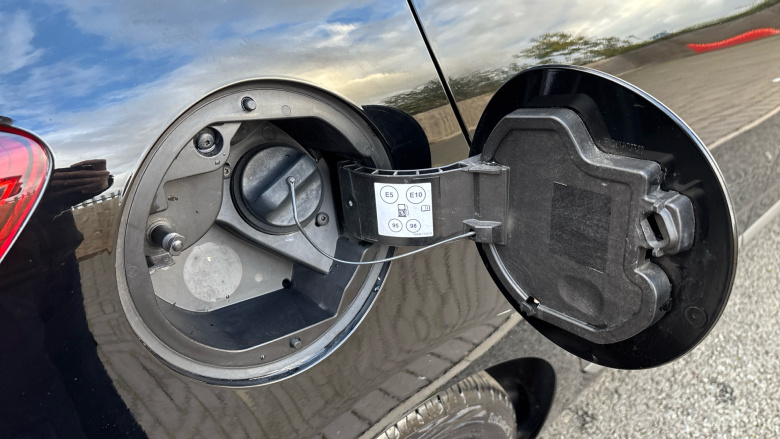 Renault Clio 1.6 E-TECH Hybrid 140 RS Line 5dr Auto Hybrid Hatchback